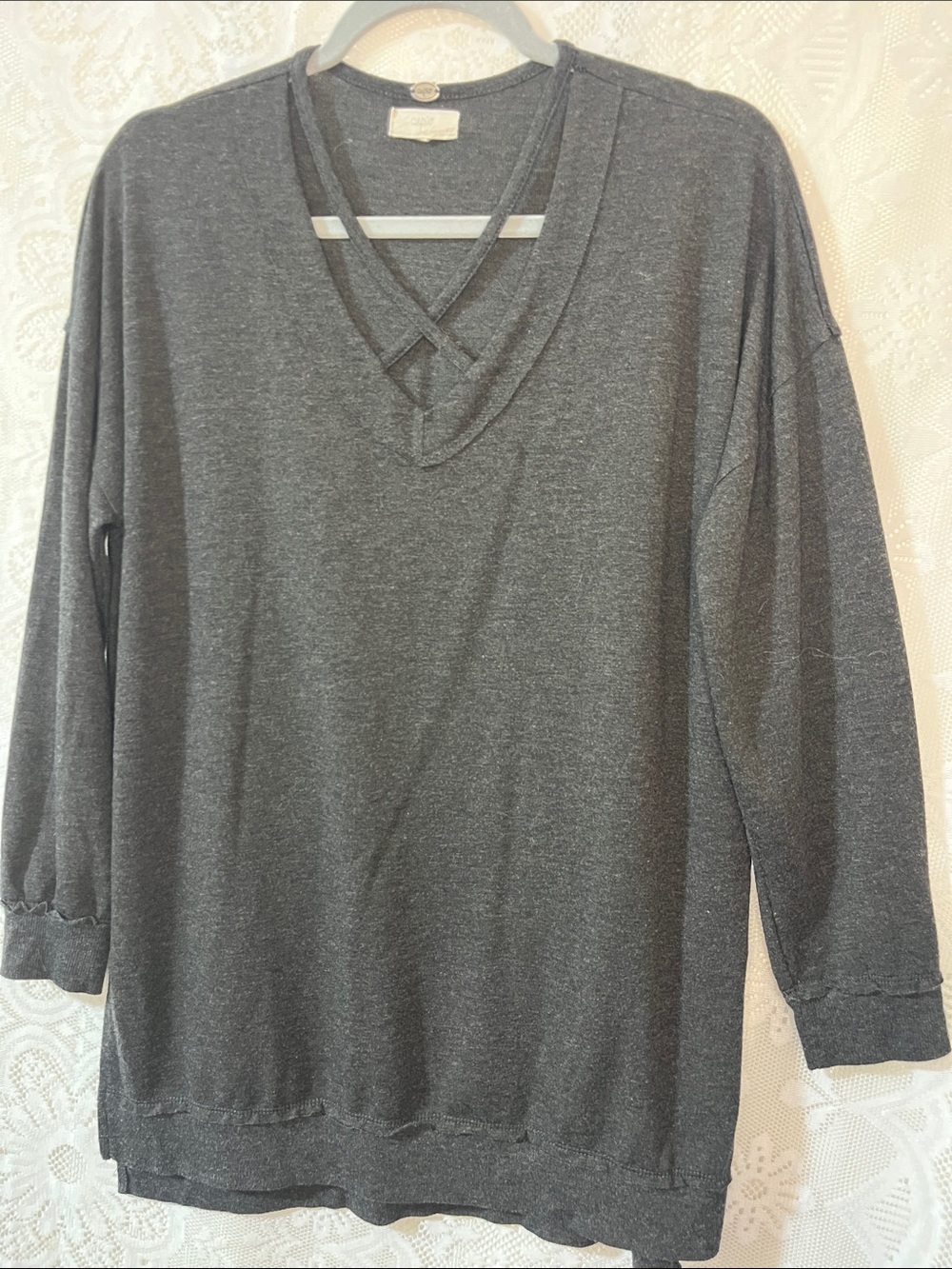 Cupio Charcoal Gray Crisscross V-Neck Long Sleeve Tunic NIB L